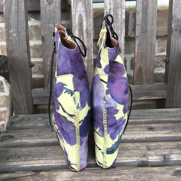 Wedges (Floral, Platform) - Picture 3 of 5